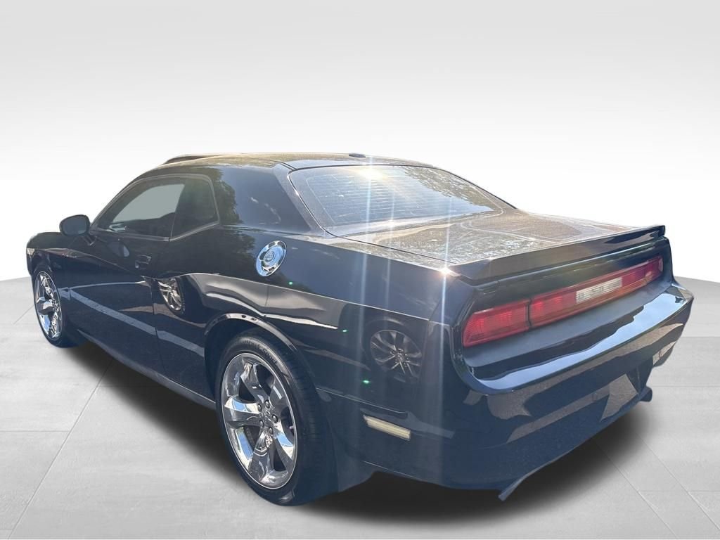 Used 2014 Black Dodge R/T image 15