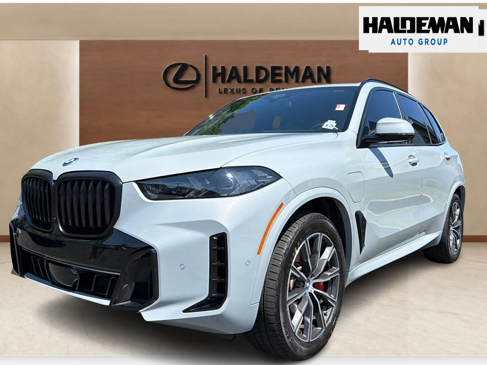 Used 2025 Brooklyn Gray Metallic BMW xDrive50e image 2