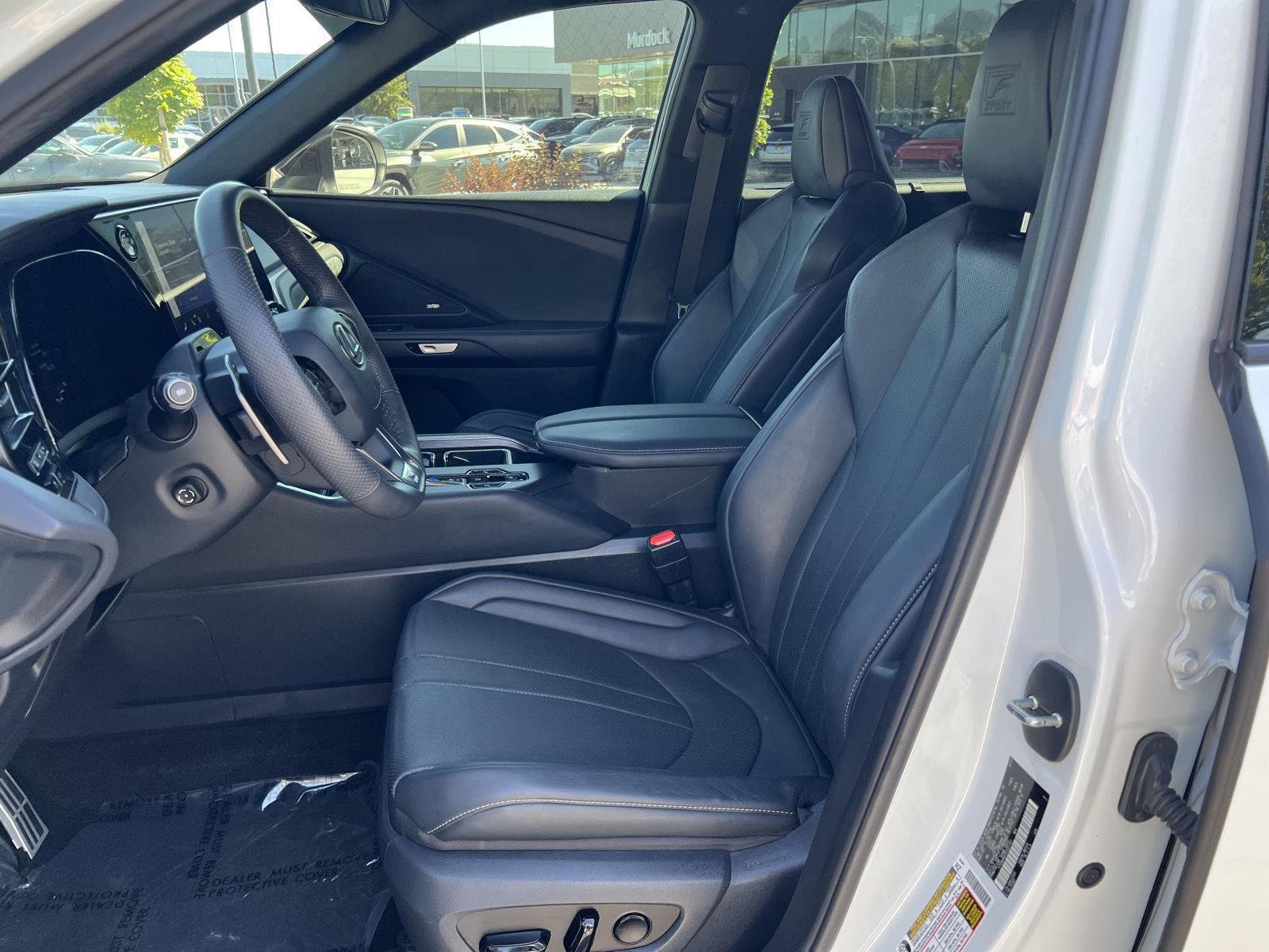 Used 2024 Wind Chill Pearl Lexus TX 500h F SPORT Premium image 27