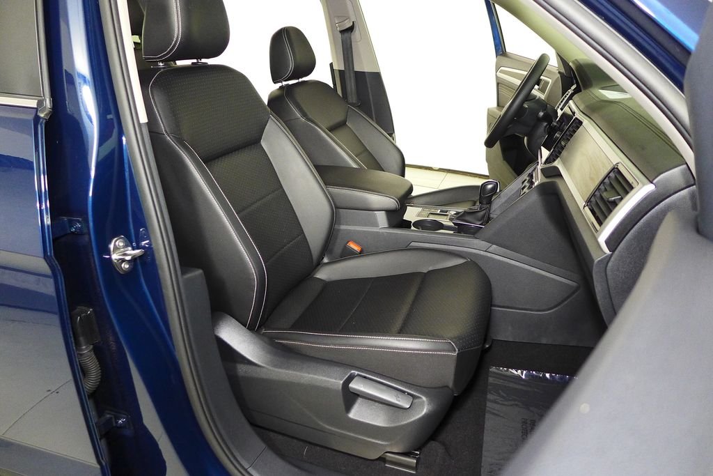 2023 Volkswagen Atlas SE w/Tech - Photo 19