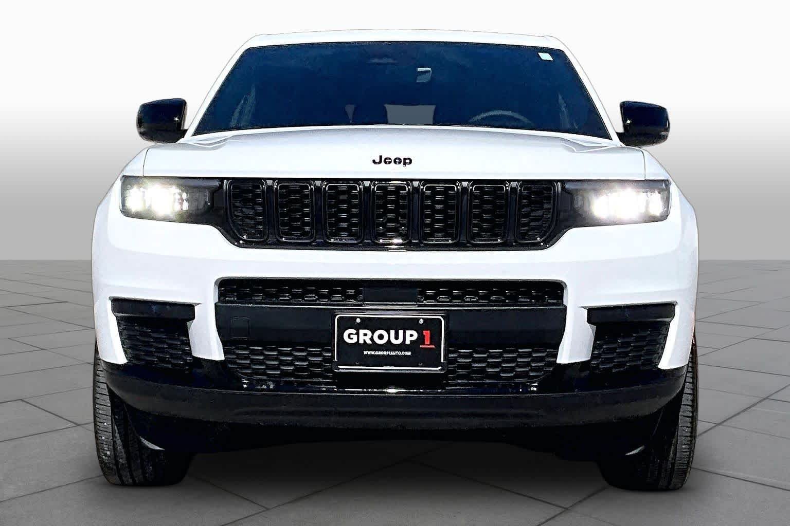 Used 2025 Bright White Clearcoat Jeep Altitude X image 4