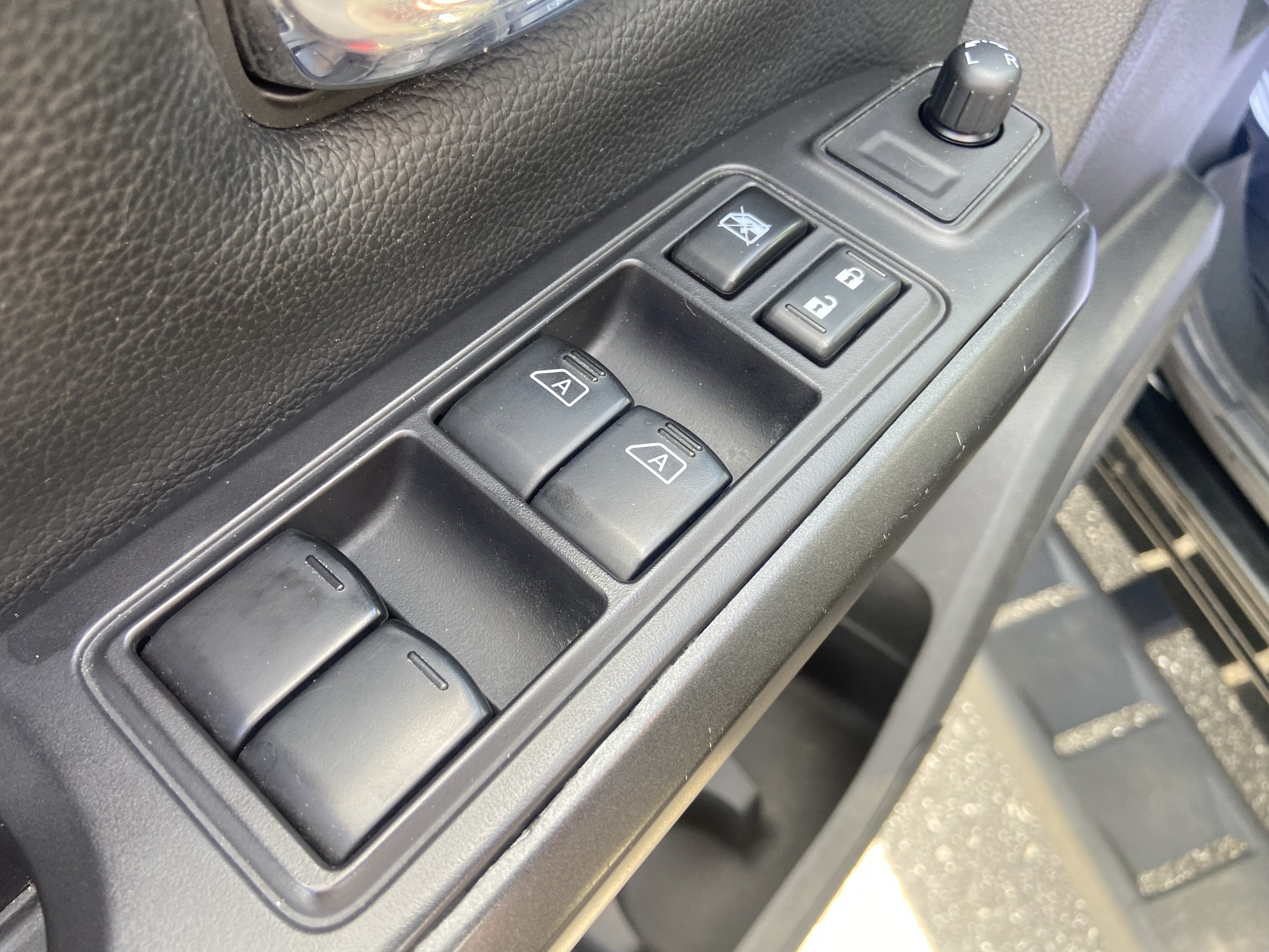 Used 2021 Super Black Nissan PRO-4X image 11