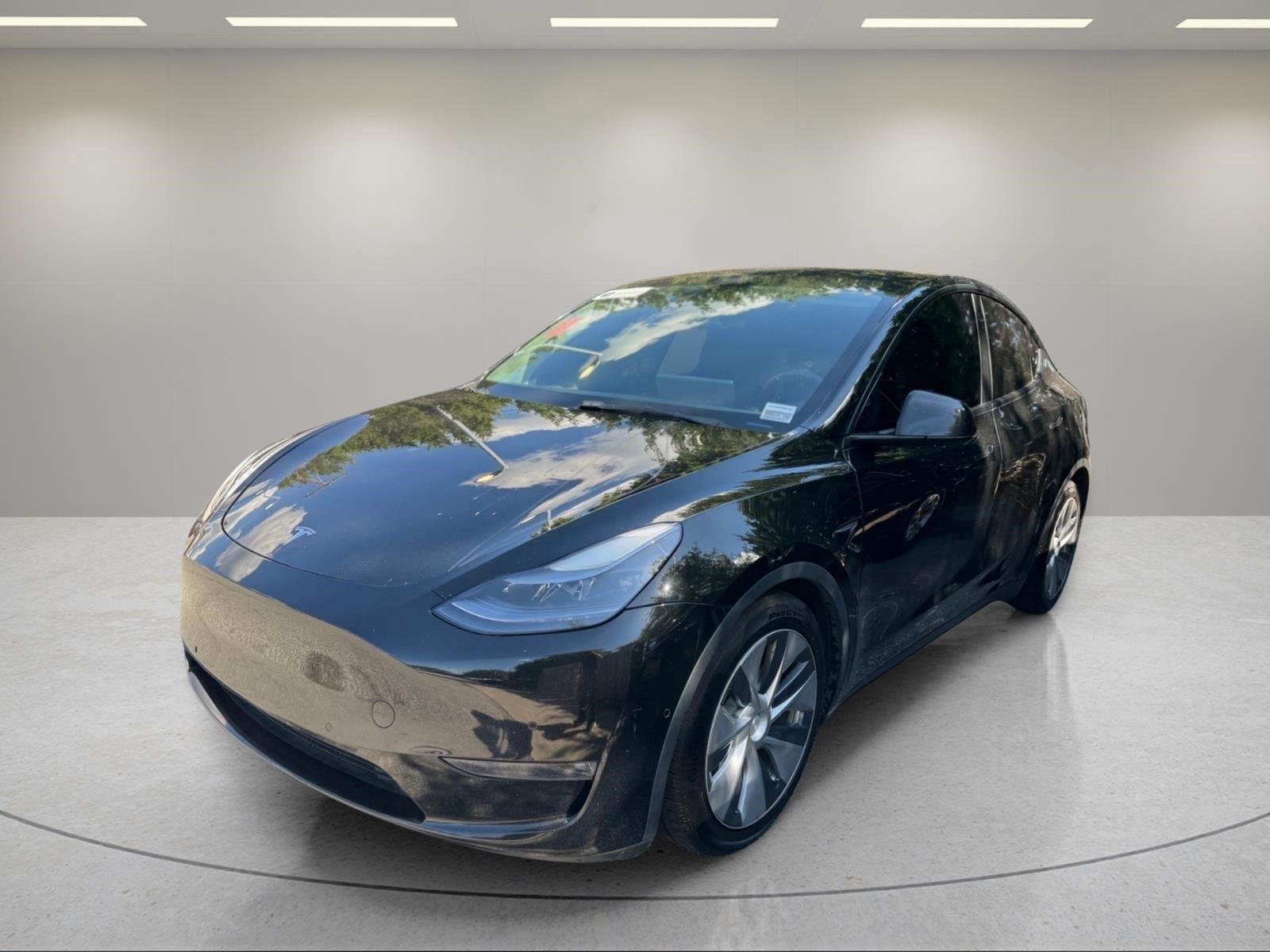 Used 2022  Tesla Performance image 1