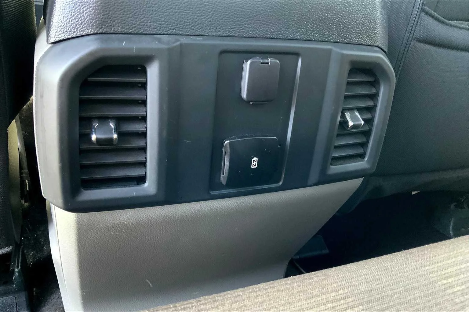 Used 2018 Blue Jeans Metallic Ford XL image 37