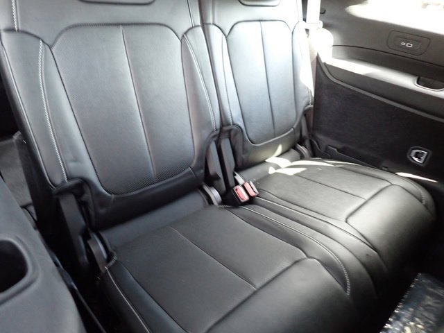Certified Used 2022 Gray Jeep Overland image 15