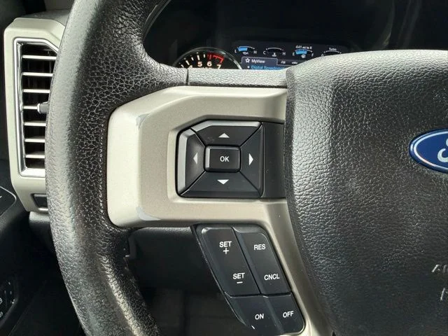 Used 2016 Magnetic Metallic Ford Lariat image 22