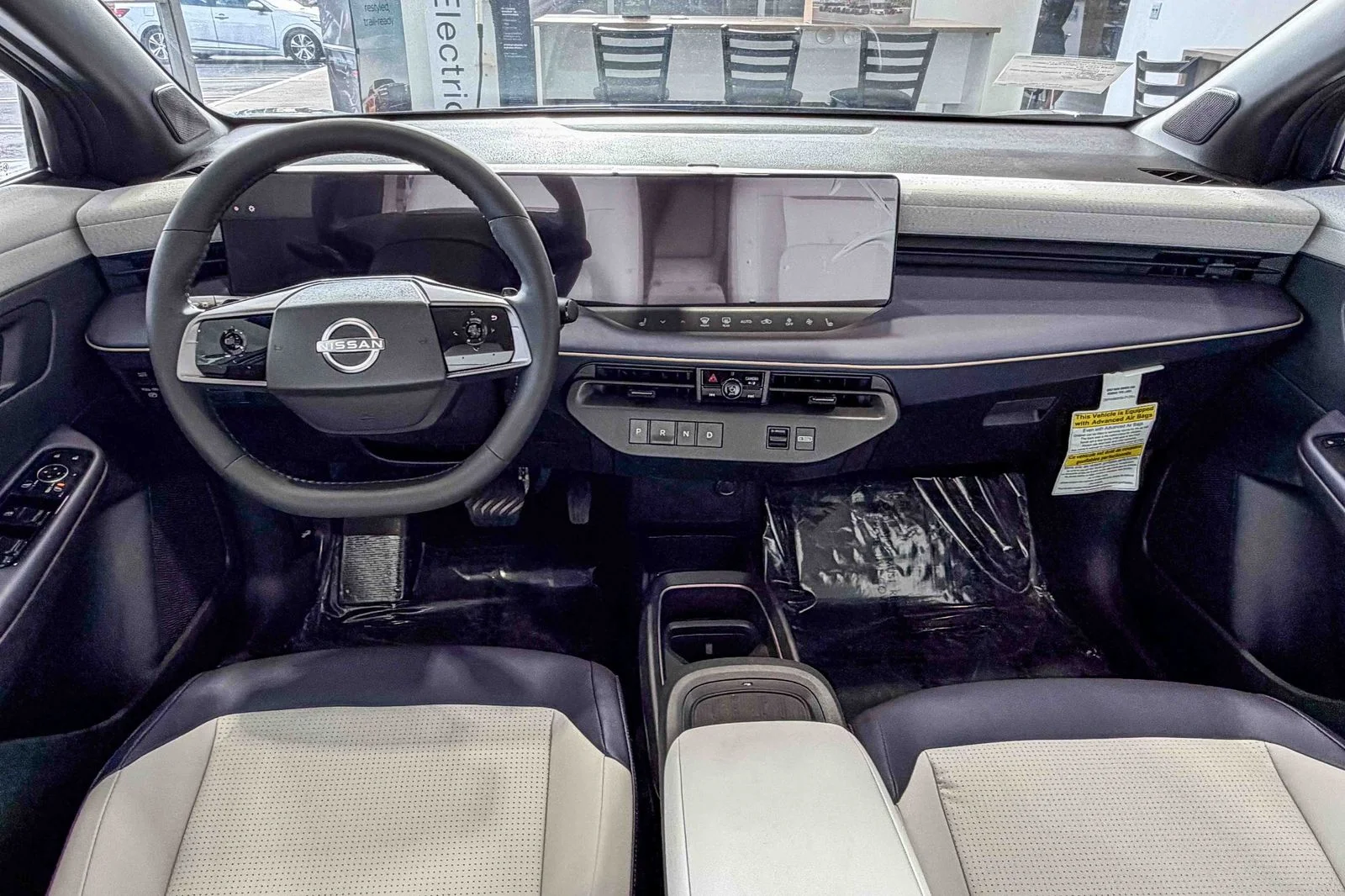 New 2026 Everest White Pearl TriCoat / Super Black Two-tone Nissan SV+ image 14