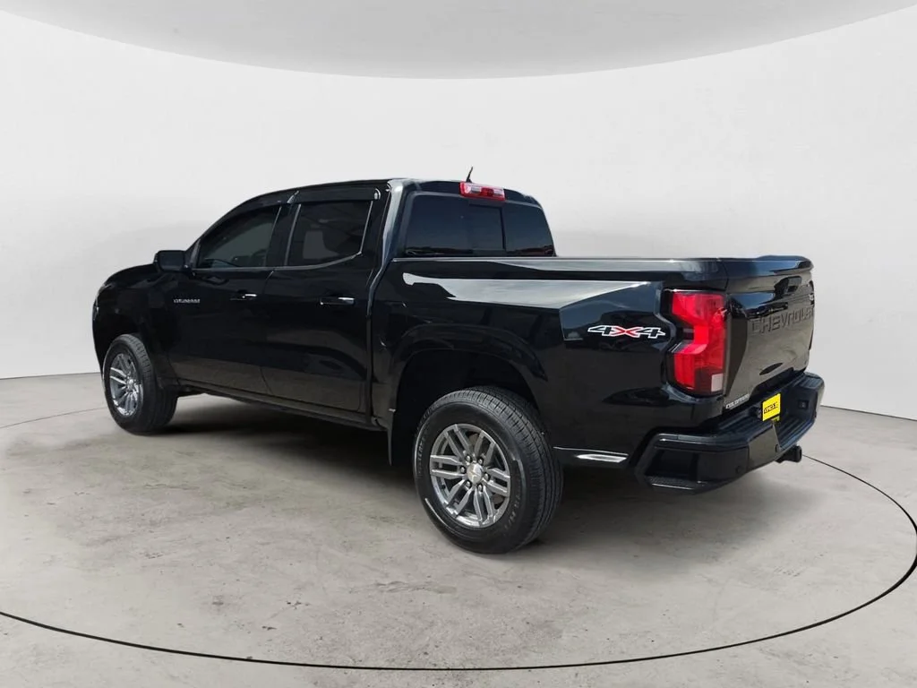 Used 2023 Black Chevrolet LT image 3