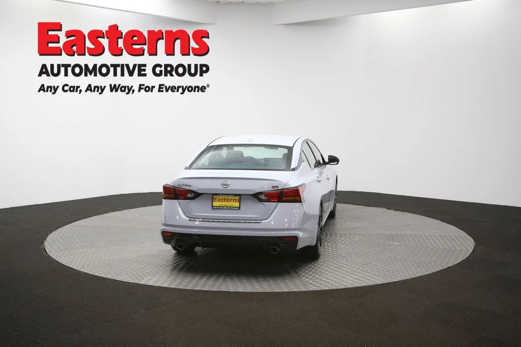 Used 2023 Gray Nissan 2.5 SR image 38