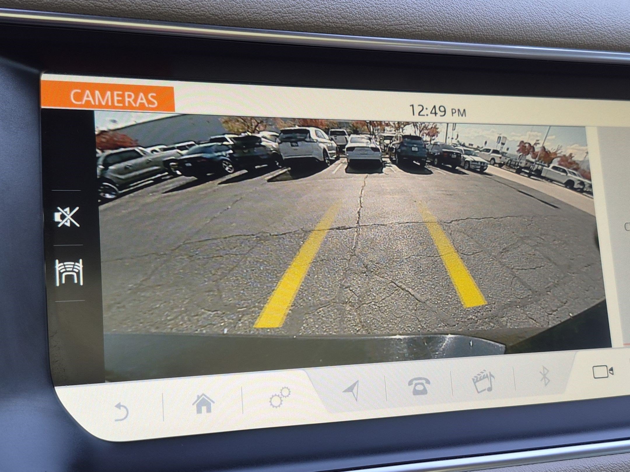 Used 2017  Land Rover SE image 20