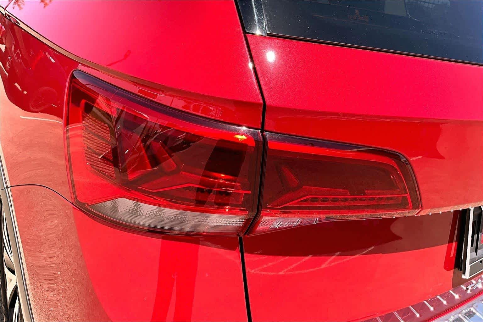 Used 2023 Kings Red Metallic Volkswagen SE image 29