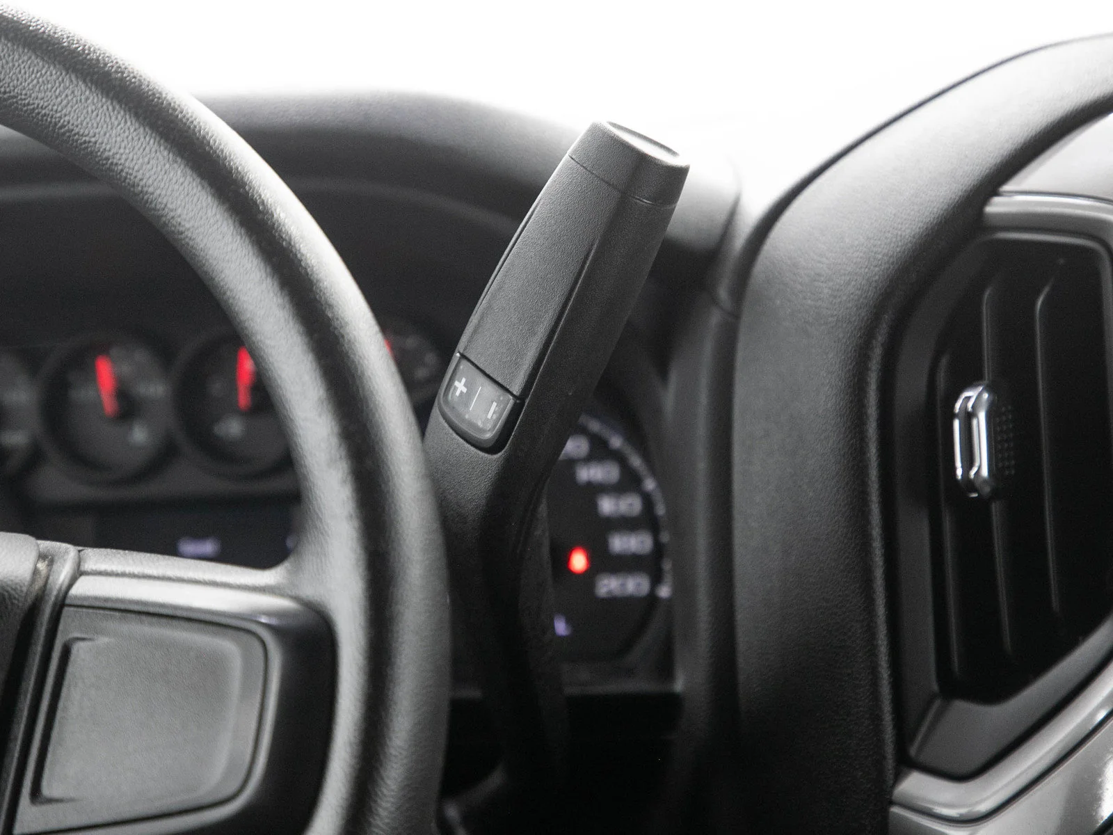 Used 2025 Summit White GMC Pro image 20