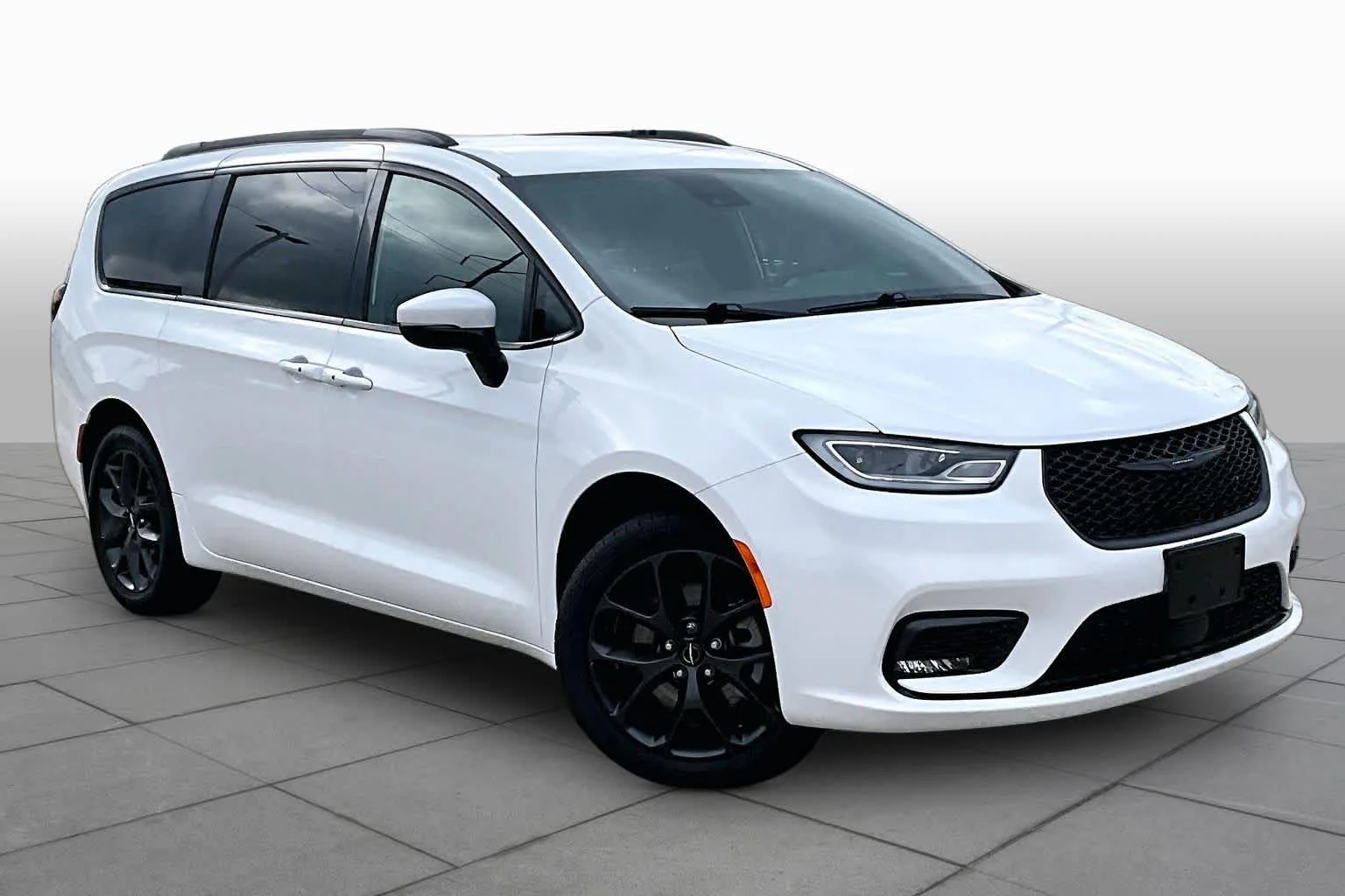 2023 Chrysler Pacifica Touring L - Photo 6
