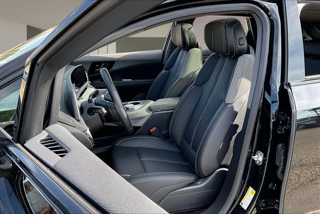 Used 2025 Black Cadillac Sport image 27