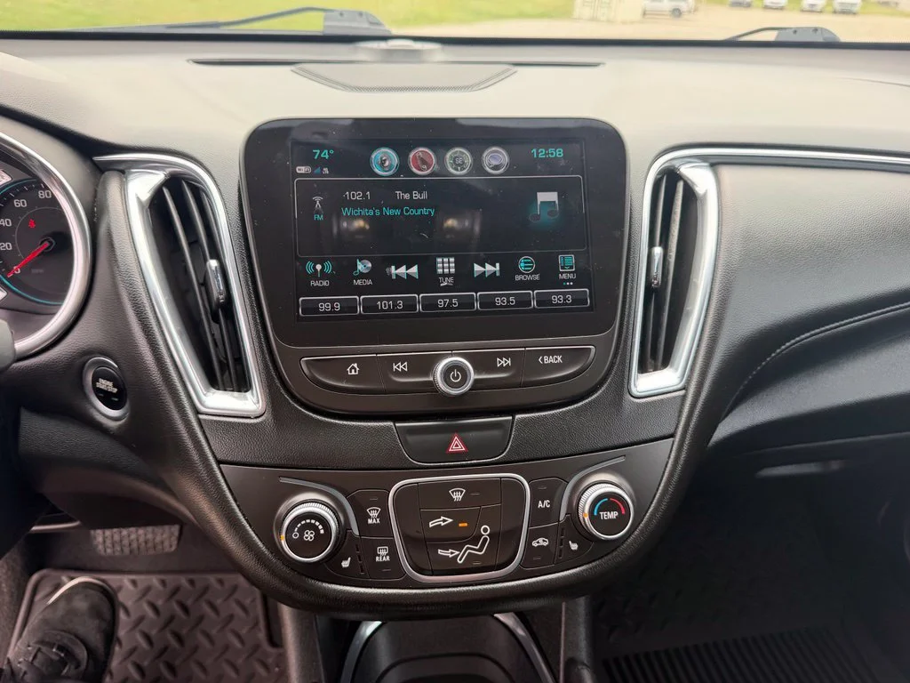Used 2018 Red Chevrolet LT image 18
