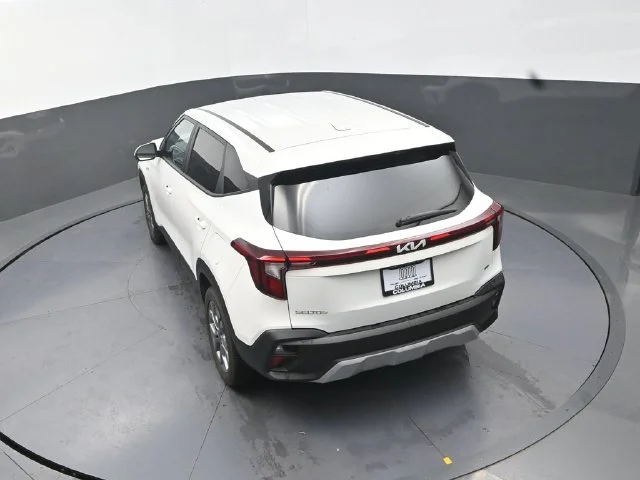 Used 2024 White Kia LX image 15