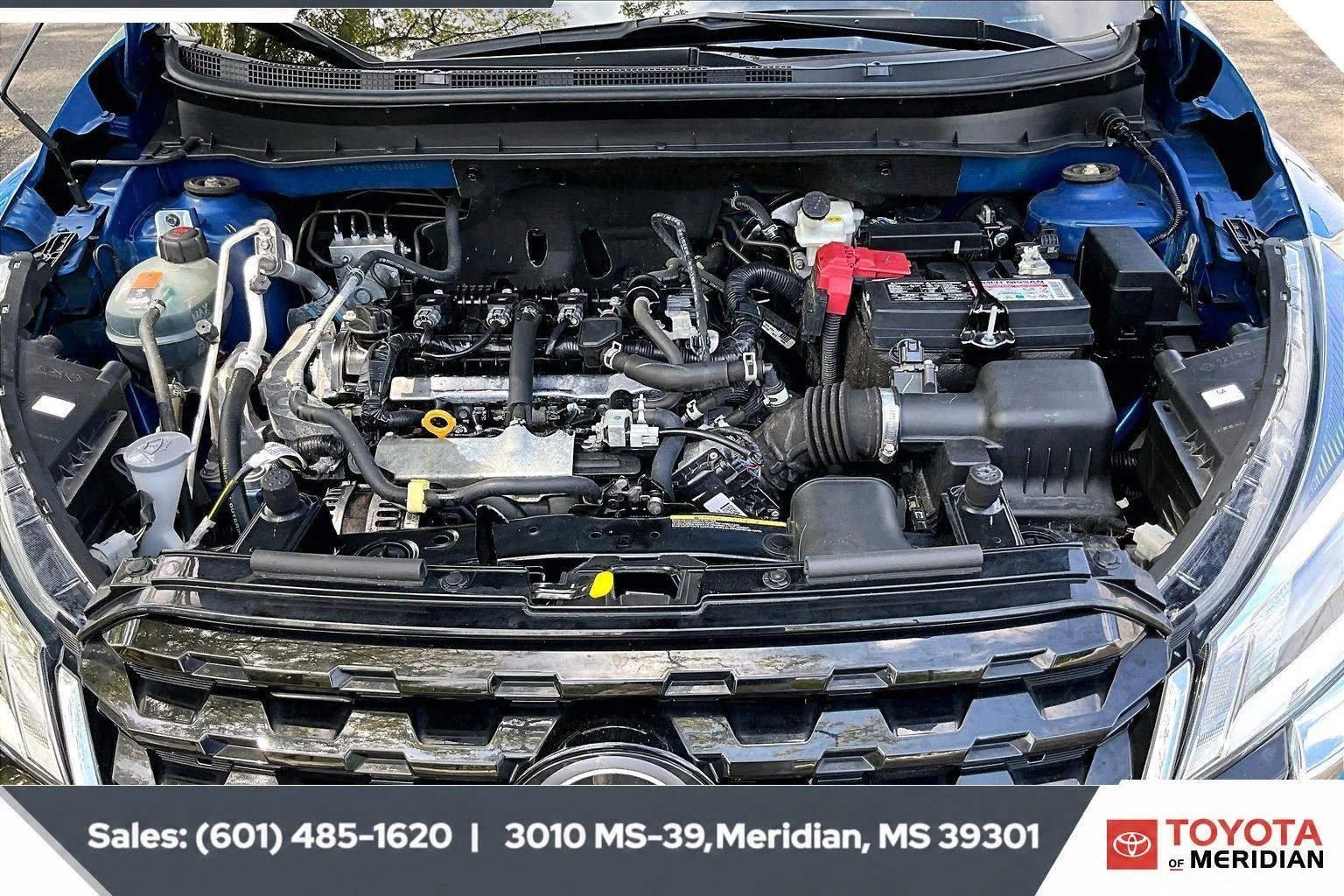 Used 2024 Electric Blue Metallic/Super Black Nissan SV image 8