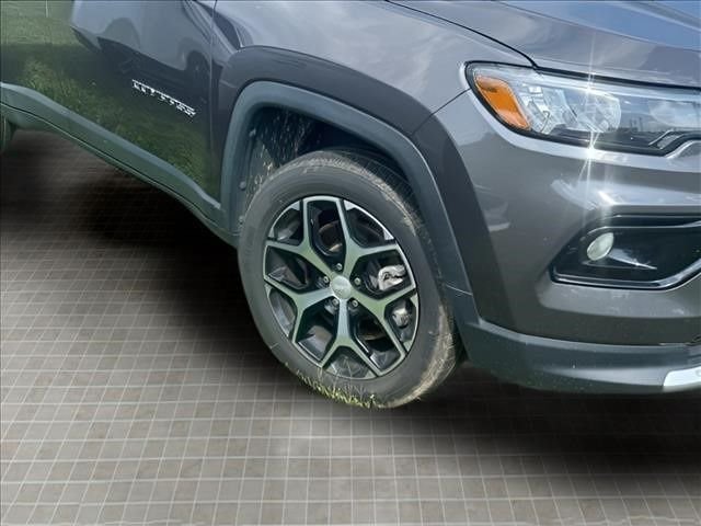 Used 2024 Gray Jeep Limited image 11