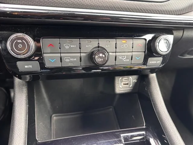 Used 2025 Silver Jeep Trailhawk image 26
