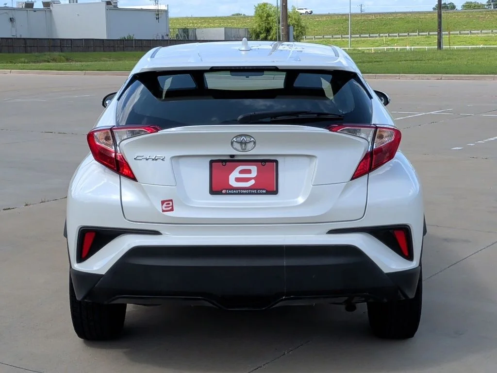 Used 2020 White Toyota LE image 7