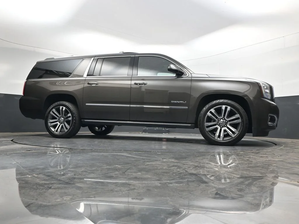 Used 2019 Gray GMC Denali image 36