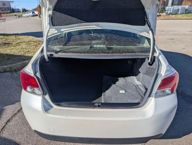 Used 2016 White Subaru 2.0i image 17