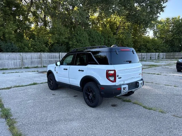 Used 2025 White Ford Badlands image 11