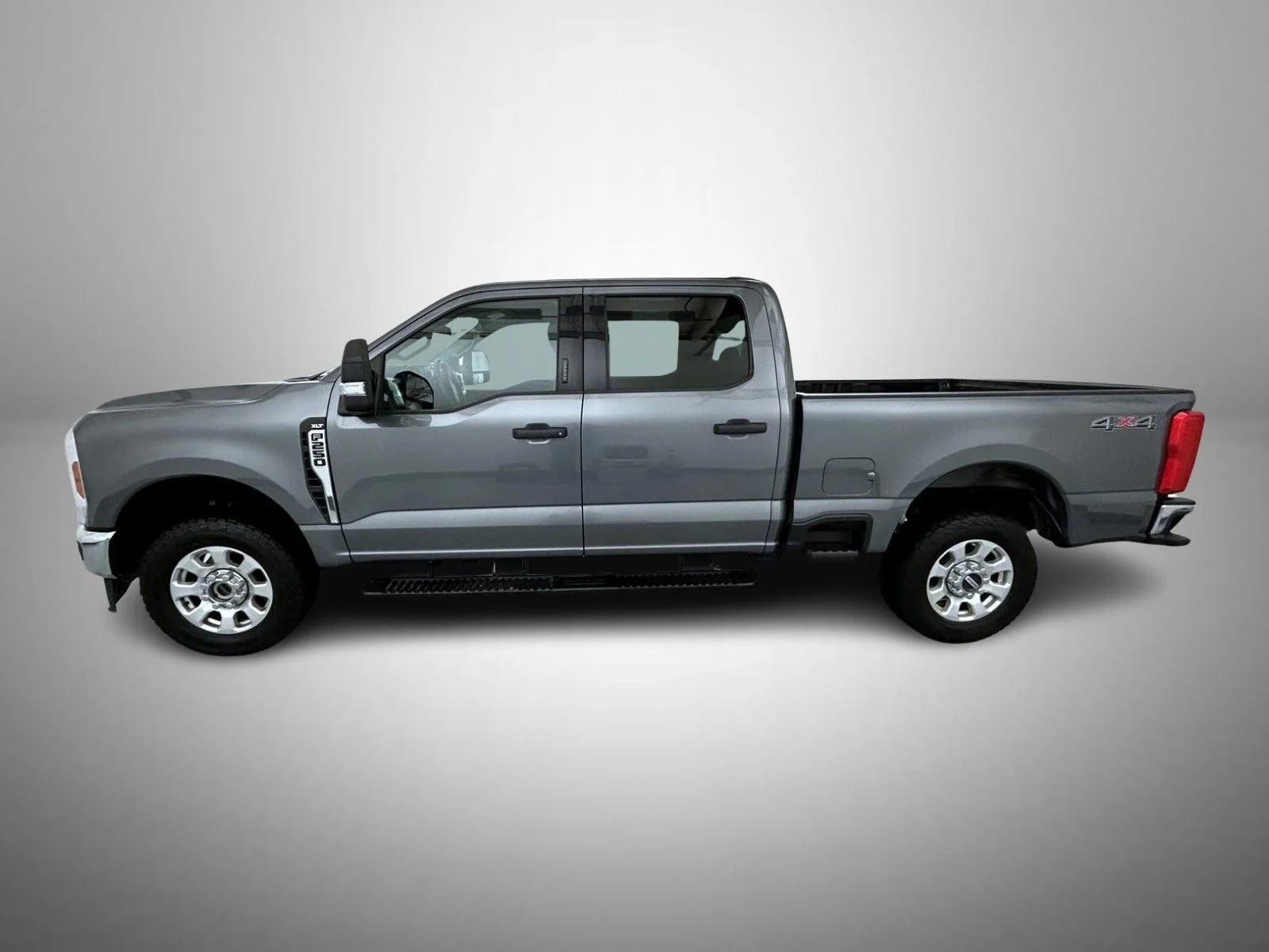 Used 2024 Gray Ford XLT image 8