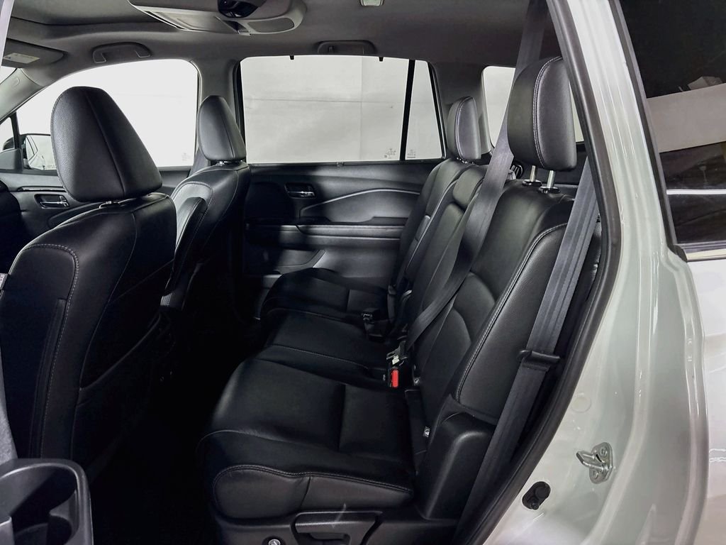 Used 2022 White Honda Touring image 21
