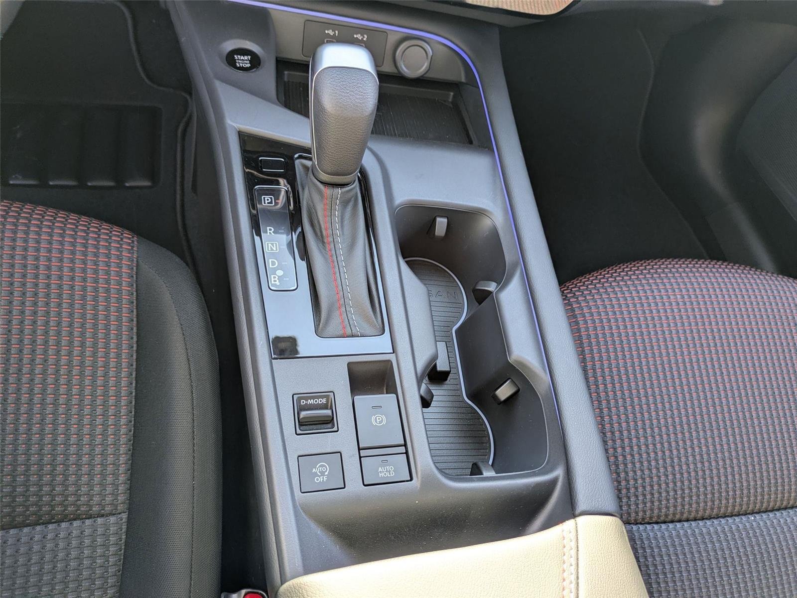 New 2026 Aspen White TriCoat / Super Black Two-tone Nissan SR image 21