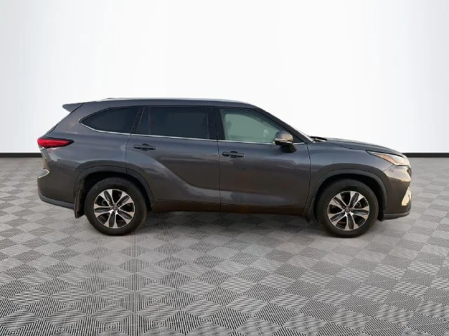 Used 2021 Magnetic Gray Metallic Toyota XLE image 8