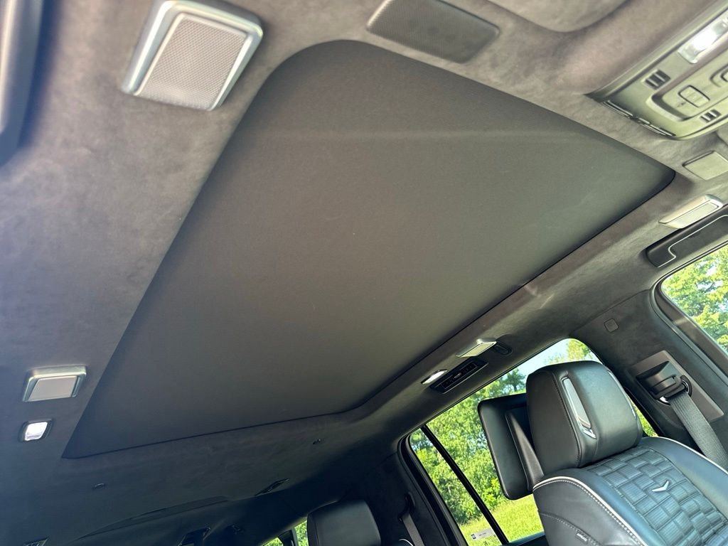 Used 2023 Silver Cadillac V-Series image 29