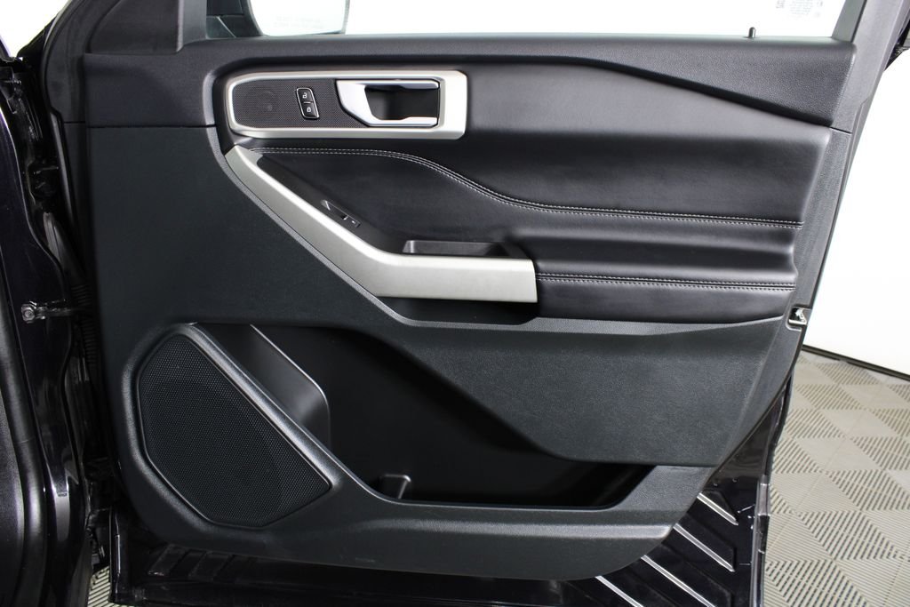 Used 2023 Black Ford XLT image 10