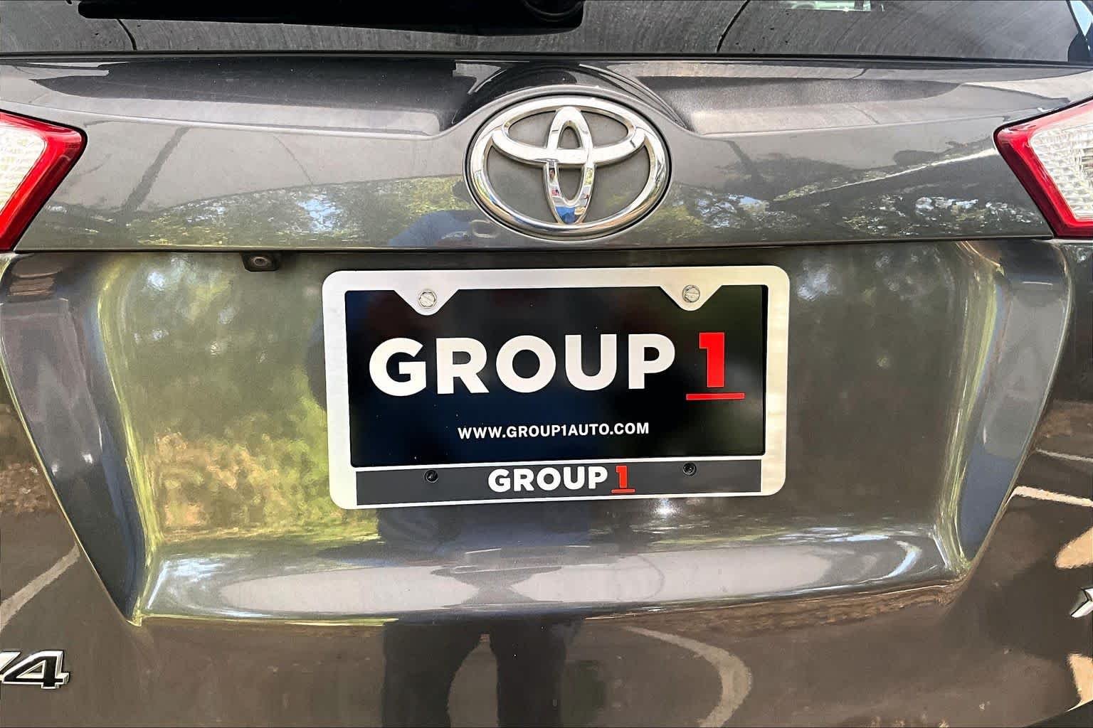 Used 2015 Magnetic Gray Metallic Toyota XLE image 33