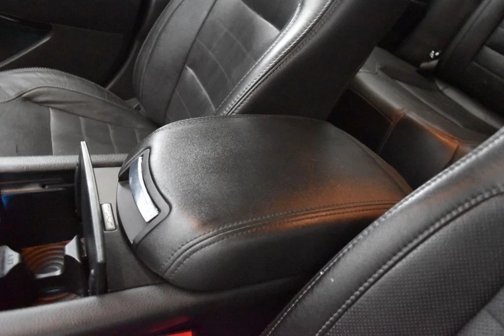 Used 2018 Gray Ford SHO image 18