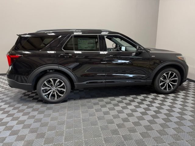 New 2026 Agate Black Metallic Ford ST-Line image 7