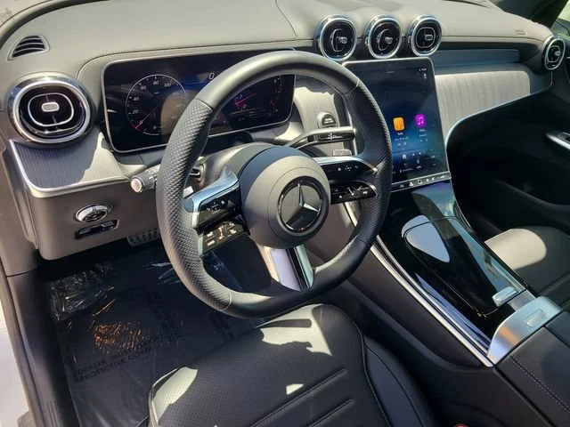 Used 2025 White Mercedes-Benz GLC 300 image 18