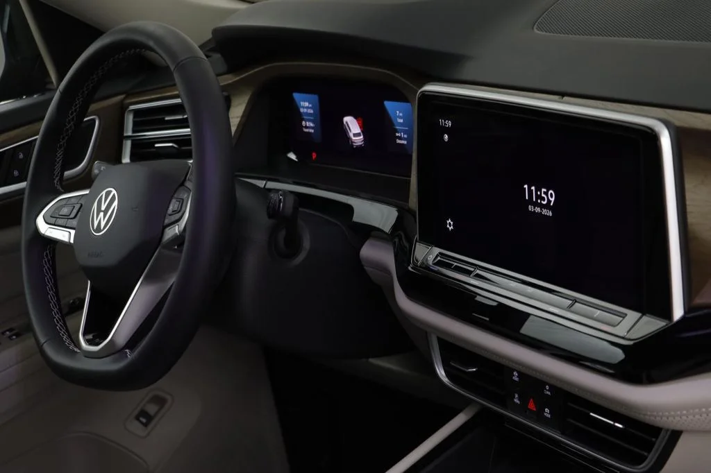 New 2026 Green Volkswagen 2.0T SE w/Technology image 21