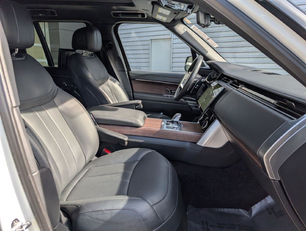 Used 2023 Fuji White Land Rover Autobiography image 30