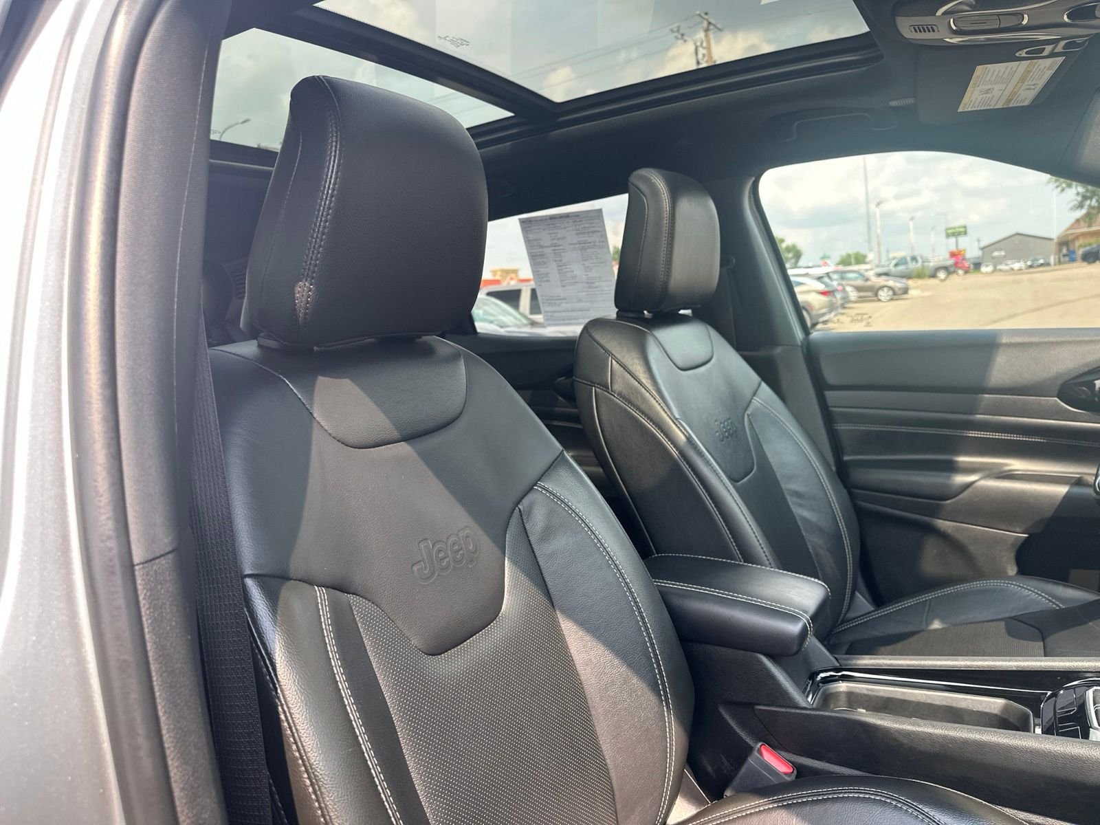 Used 2022 Silver Jeep Limited High Altitude image 32