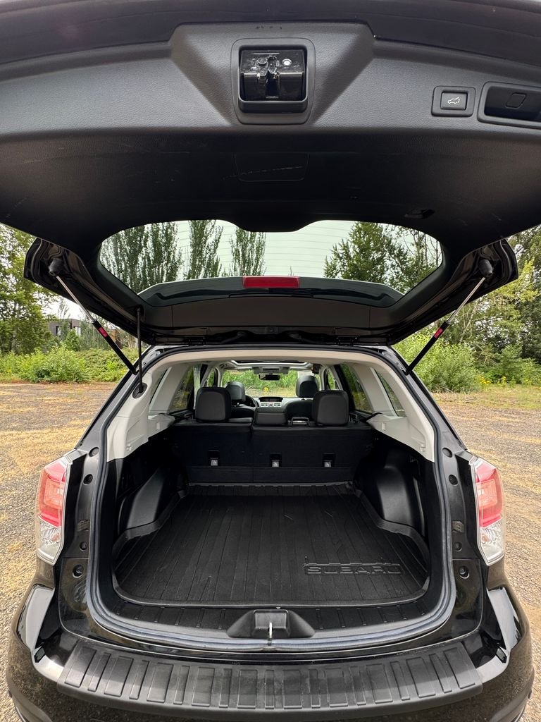 Used 2018 Crystal Black Silica Subaru 2.5i Limited image 9