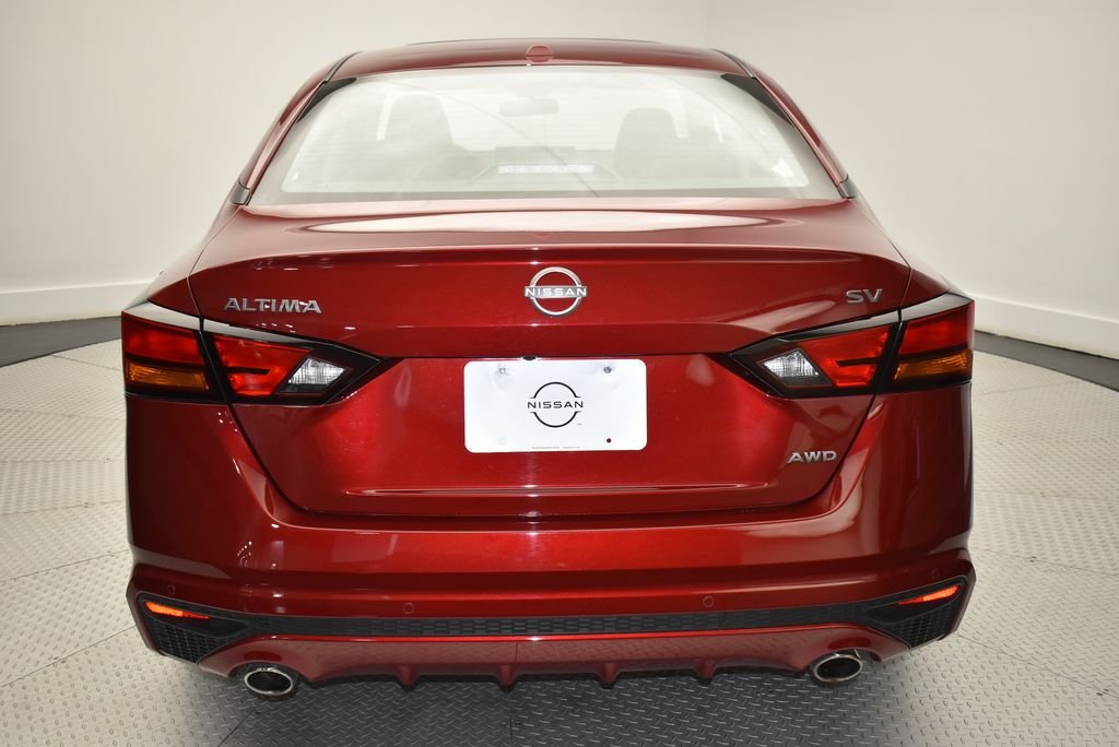 Used 2024 Red Nissan 2.5 SV image 6