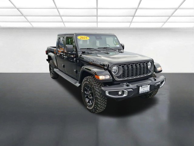 Pre-Owned 2025 Jeep Gladiator High Tide 4D Crew Cab in Auburn