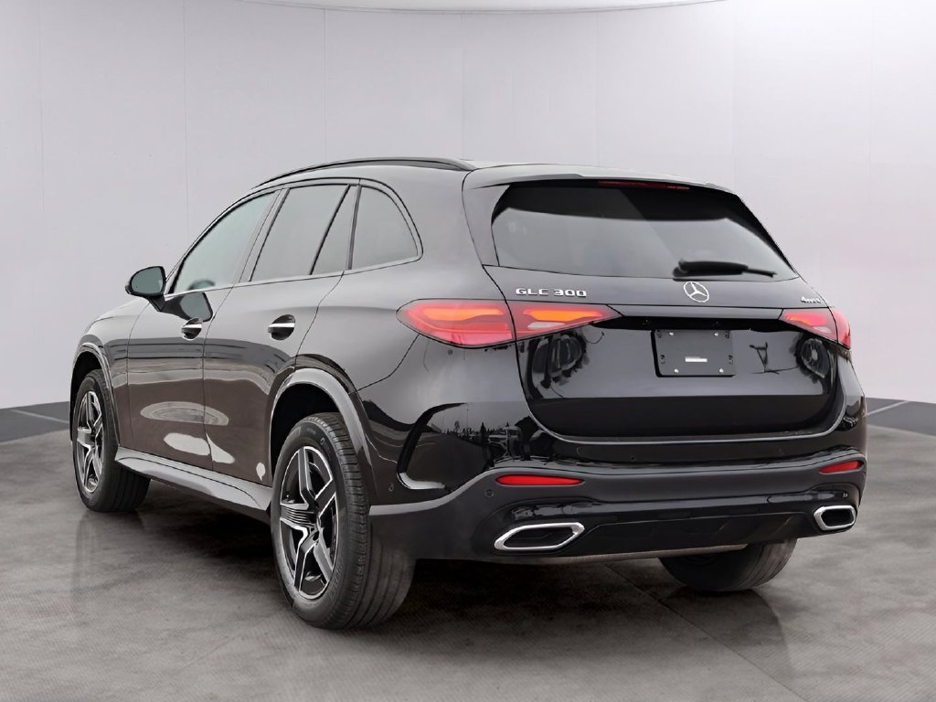 Used 2026 Obsidian Black Metallic Mercedes-Benz GLC 300 image 7