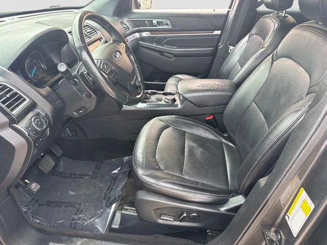 Used 2017 Gray Ford Limited image 13