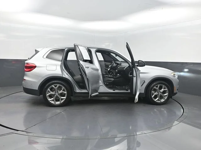 Used 2021 Silver BMW sDrive30i image 35