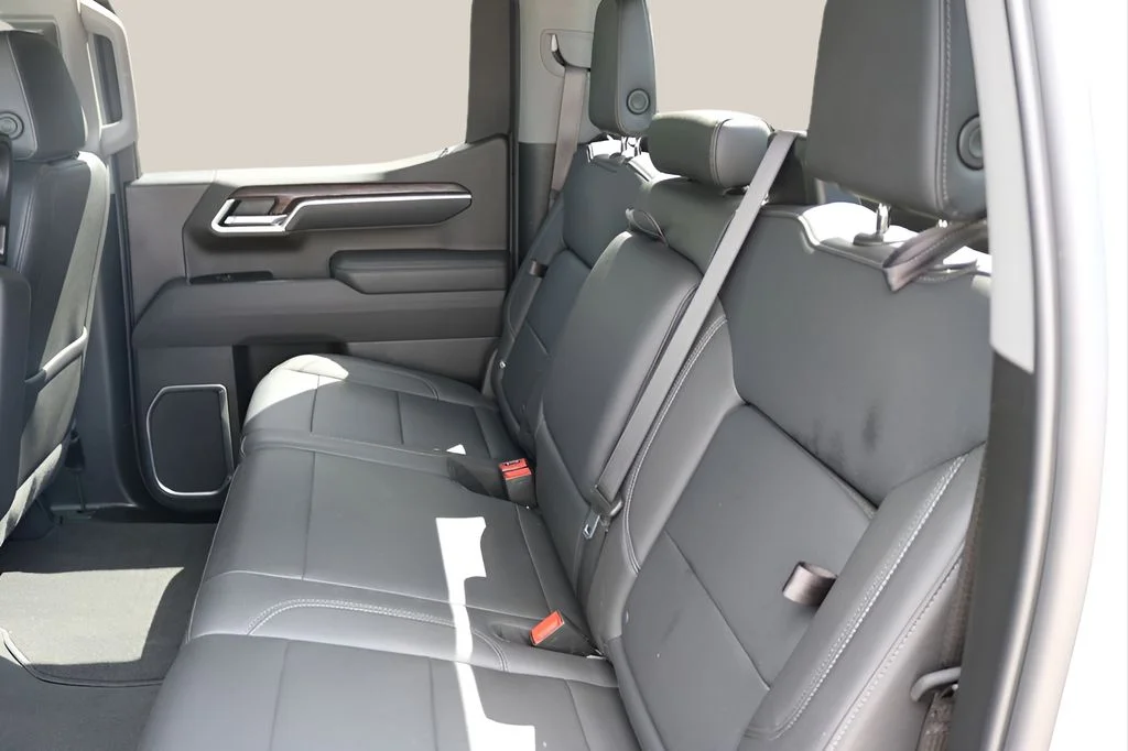 Used 2025 Silver GMC SLT image 16
