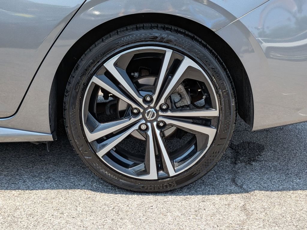 Certified Used 2021 Gray Nissan SR image 25