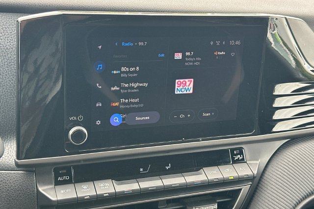 Certified Used 2025  Toyota SE image 21