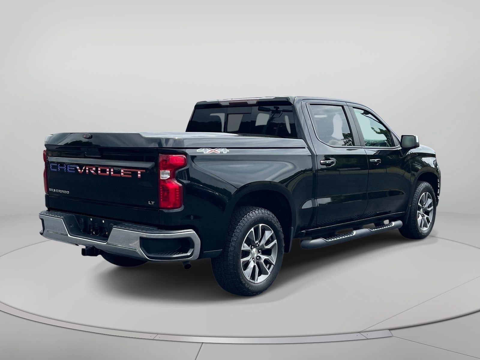 Used 2019 BLACK Chevrolet LT image 3